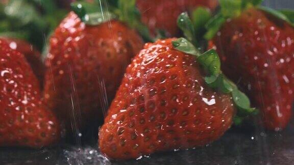 有水滴的草莓