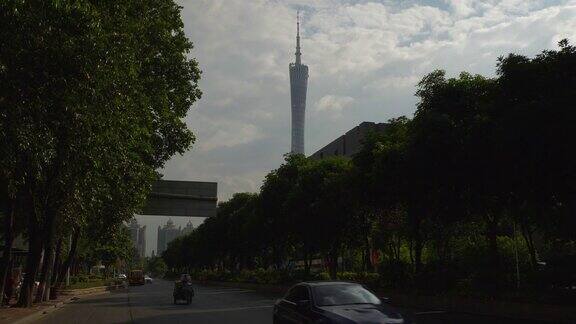 晴朗的傍晚时分广州市市中心交通街道塔全景4k中国