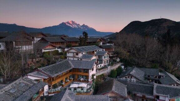 雪山下的丽江古城