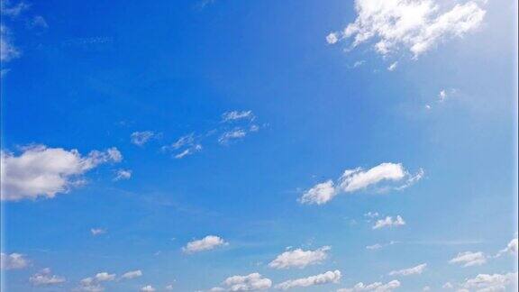 时间流逝美丽的白云在蓝天上