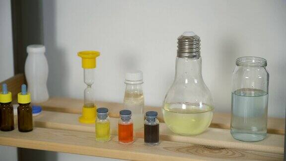 家庭学校化学实验室试剂罐子烧瓶和试管
