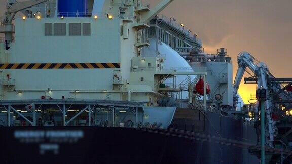 液化天然气(LNG)油轮液化天然气运输船终端