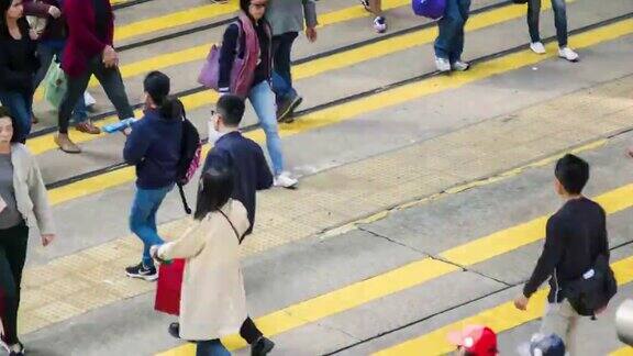 在香港铜锣湾街道十字路口的人的4K时间推移视图香港是亚洲地区的主要金融中心zoomin风格