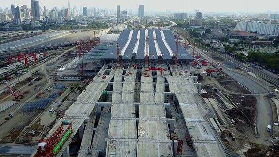 泰国曼谷正在建设的新铁路枢纽交通大楼邦苏中心站鸟瞰图