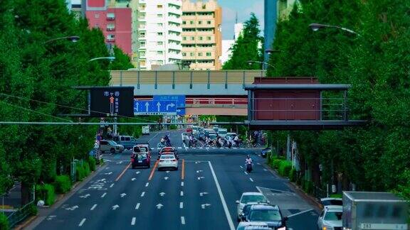 东京Oume大街上的一个微型城市街道的时间推移日间倾斜