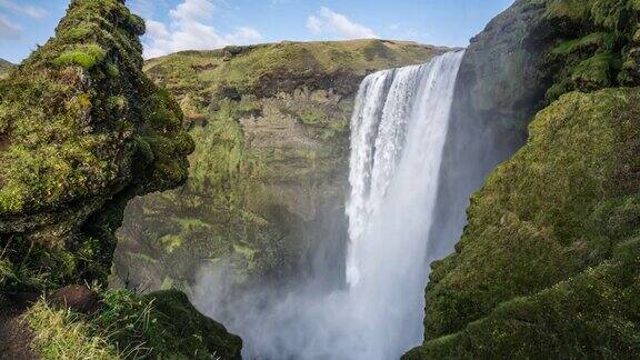 冰岛南部著名的斯科加佛斯瀑布
