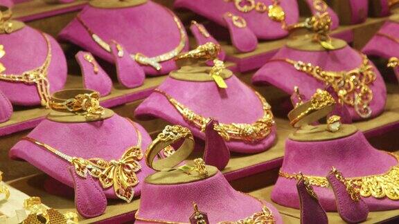阿拉伯联合酋长国迪拜商店出售的珠宝