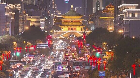 中国西安日落时分的城市交通景观