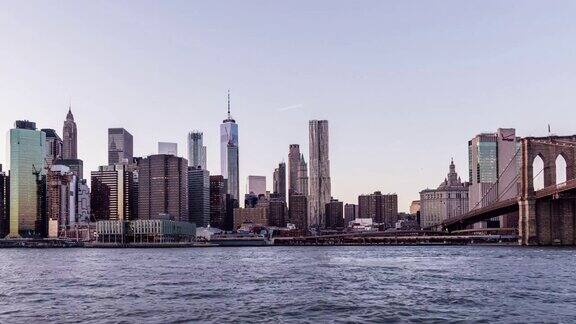 TD布鲁克林大桥和曼哈顿日落纽约美国