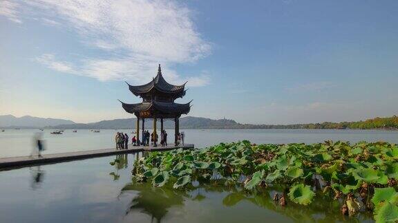 杭州城市阳光明媚的夏日著名的湖湾宝塔拥挤的码头全景时光流逝4k中国