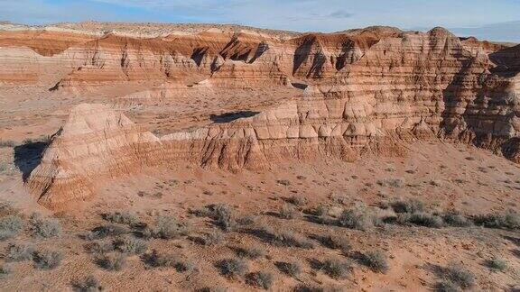 无人机拍摄的犹他州卡纳布附近的粘土干燥峡谷