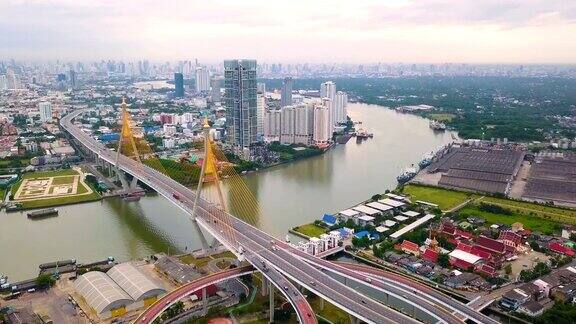 4K:普密蓬大桥鸟瞰图
