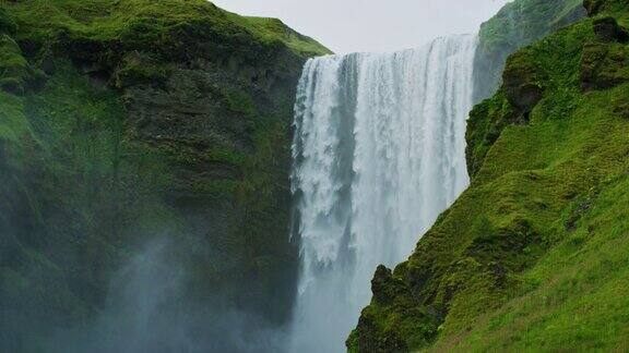 SkÃ³gafoss瀑布在冰岛