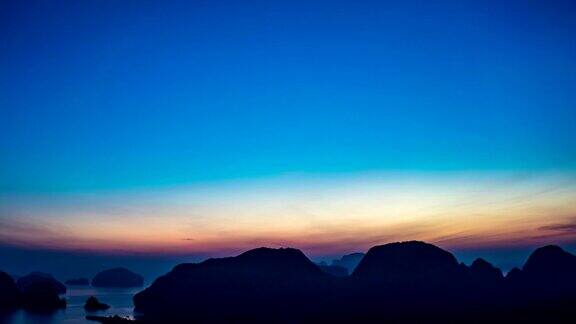风景秀丽的红树林和剪影山与早晨的阳光攀牙湾泰国延时视频