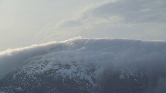 挪威罗浮敦群岛的迷雾景观