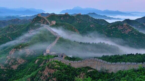 中国长城平流层的雾日出到一天的时间流逝