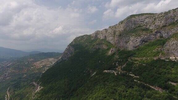 黑山山区的Ostrog修道院教堂