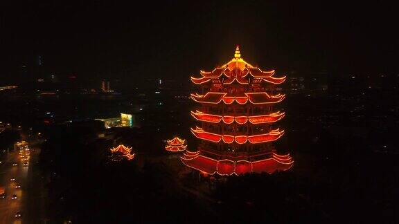 夜光照亮武汉市著名的黄鹤寺公园鸟瞰4k中国