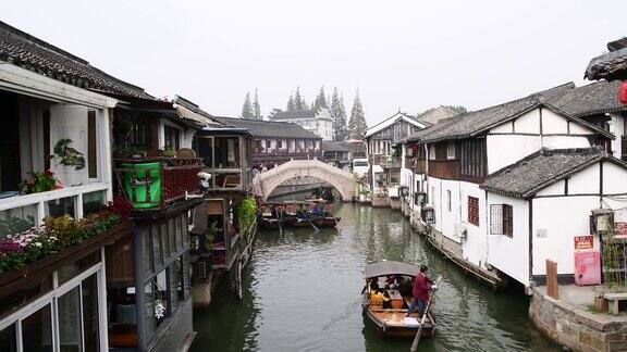 朱家角是位于中国上海青浦区的一座古镇