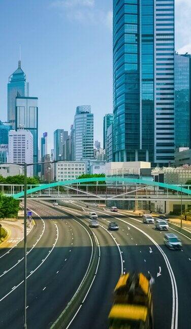 香港智慧城市的垂直延时道路和摩天大楼
