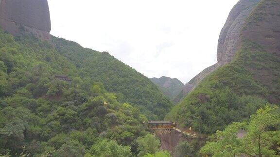 中国甘肃巫山天水水幕洞窟景观