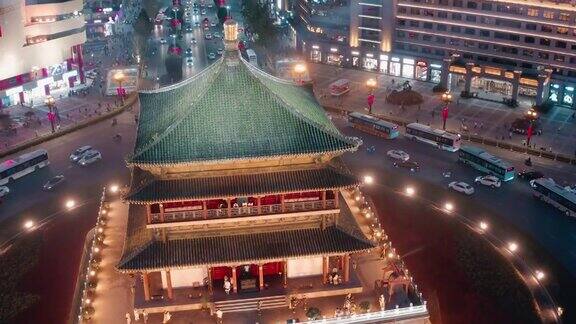 中国西安钟楼日落时的无人机景观