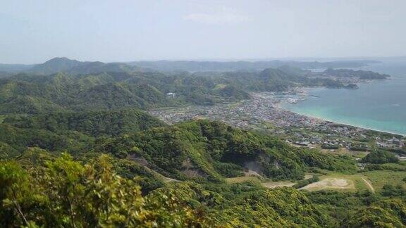 东京湾和山景从山顶