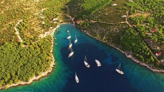 克罗地亚岛上的空中帆船