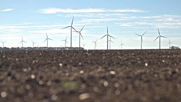 可持续农业和风力涡轮机能源可再生能源概念本空间