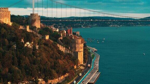 鲁米里要塞和法提赫苏丹穆罕默德桥在伊斯坦布尔博斯普鲁斯无人机拍摄-伊斯坦布尔4K