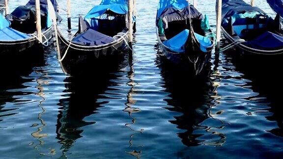 威尼斯泻湖上的贡多拉