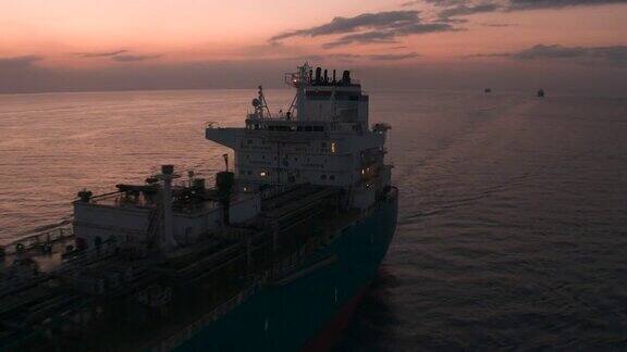 石油气船航拍图
