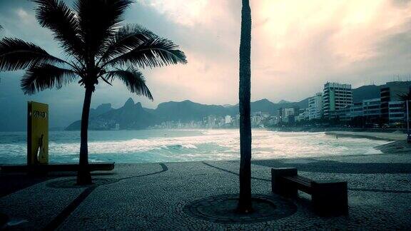 在里约热内卢的伊帕内玛海滩的日落视图