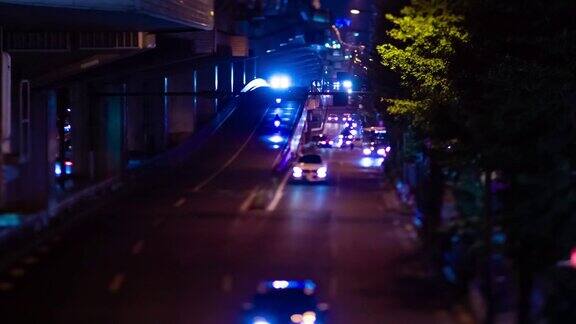 东京城市街道上的微型交通堵塞的夜间延时