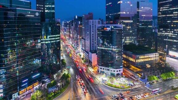 韩国首尔江南广场夜晚的交通状况间隔拍摄4k
