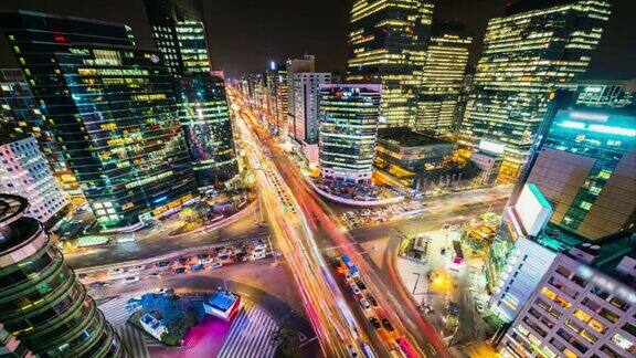 韩国首尔江南城晚上的交通状况