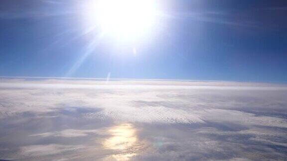 从飞机上看云天空