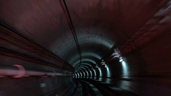铁路隧道的运动