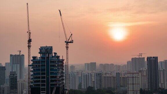 时间流逝空中城市景观的起重机