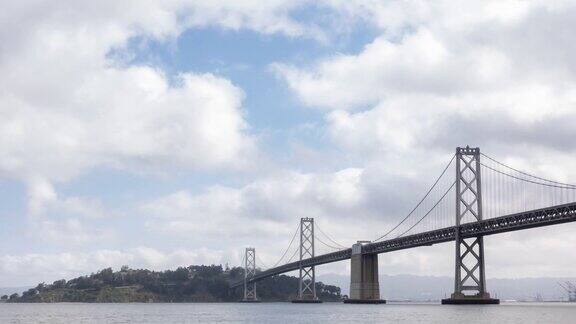 从Embarcadero市中心美国加州旧金山海湾大桥延时