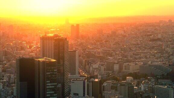 日落时分的东京缩小