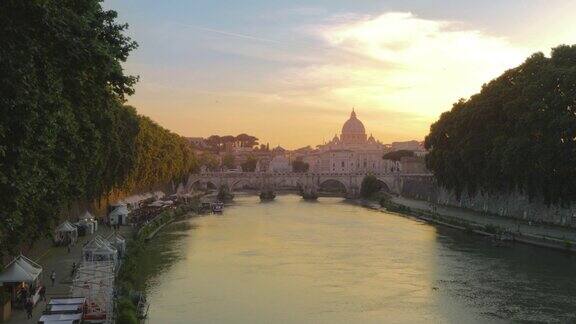 意大利罗马台伯河上的日落