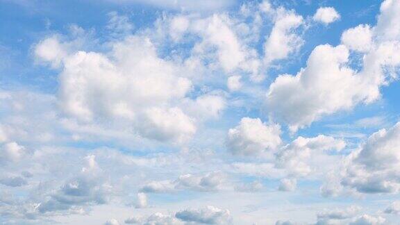 晴朗的天空和一片云彩