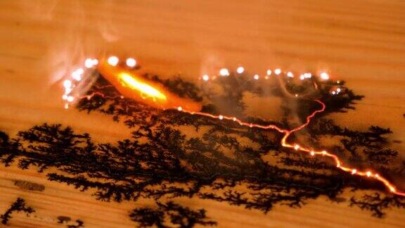 利希滕贝格分形木材燃烧火势蔓延开来特写镜头