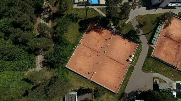 从上面看网球场