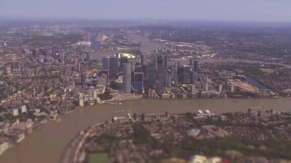 鸟瞰伦敦和金丝雀码头英国与倾斜偏移微缩图像效果4k