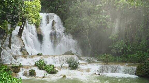 老挝琅勃拉邦的匡斯瀑布4K