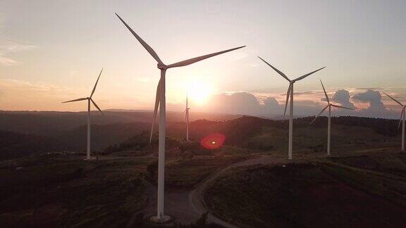 山上风力涡轮机替代能源的航拍