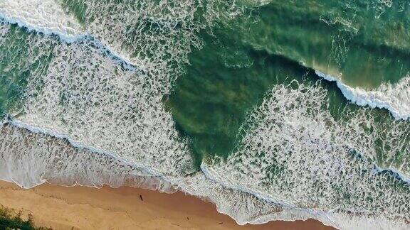 热带海滩上空海洋鸟瞰图