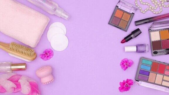 护肤spa产品在左边化妆产品在右边以紫色为主题停止运动